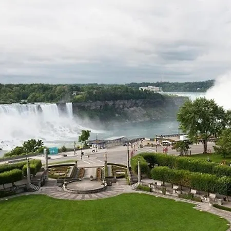 The Brock Niagara Falls Fallsview, Tapestry By Hilton Exterior photo
